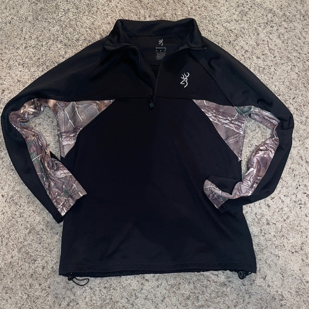 Browning black and camo pullover